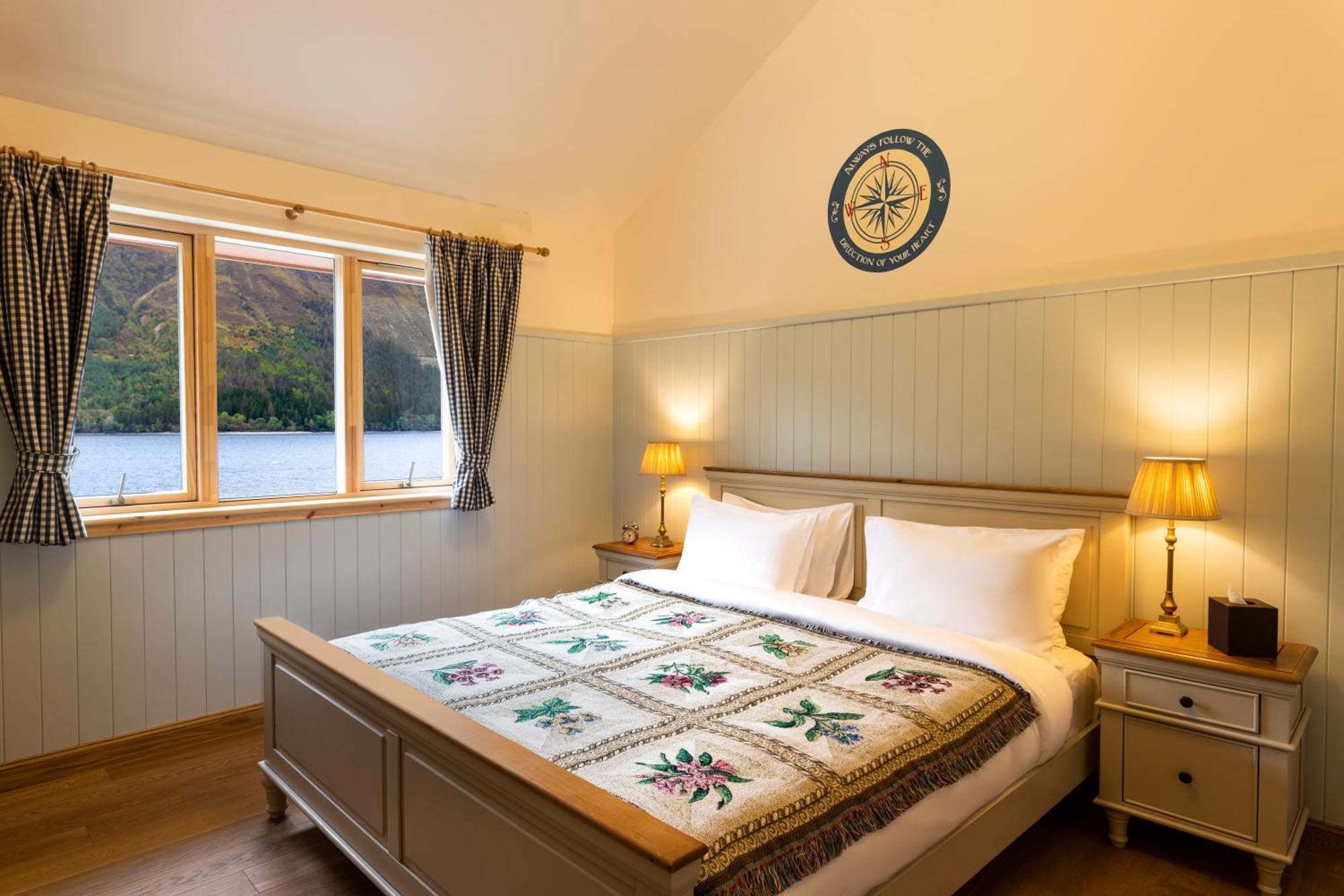 Black Sheep Hotels Cabins Spean Bridge Exterior photo